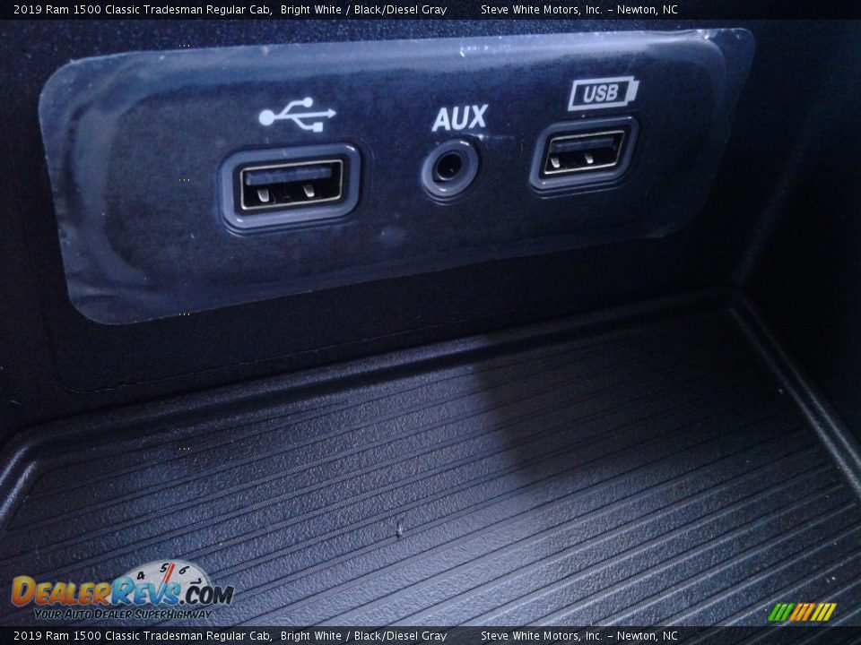 2019 Ram 1500 Classic Tradesman Regular Cab Bright White / Black/Diesel Gray Photo #22