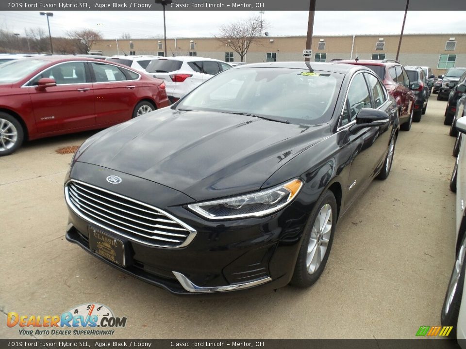 Front 3/4 View of 2019 Ford Fusion Hybrid SEL Photo #1