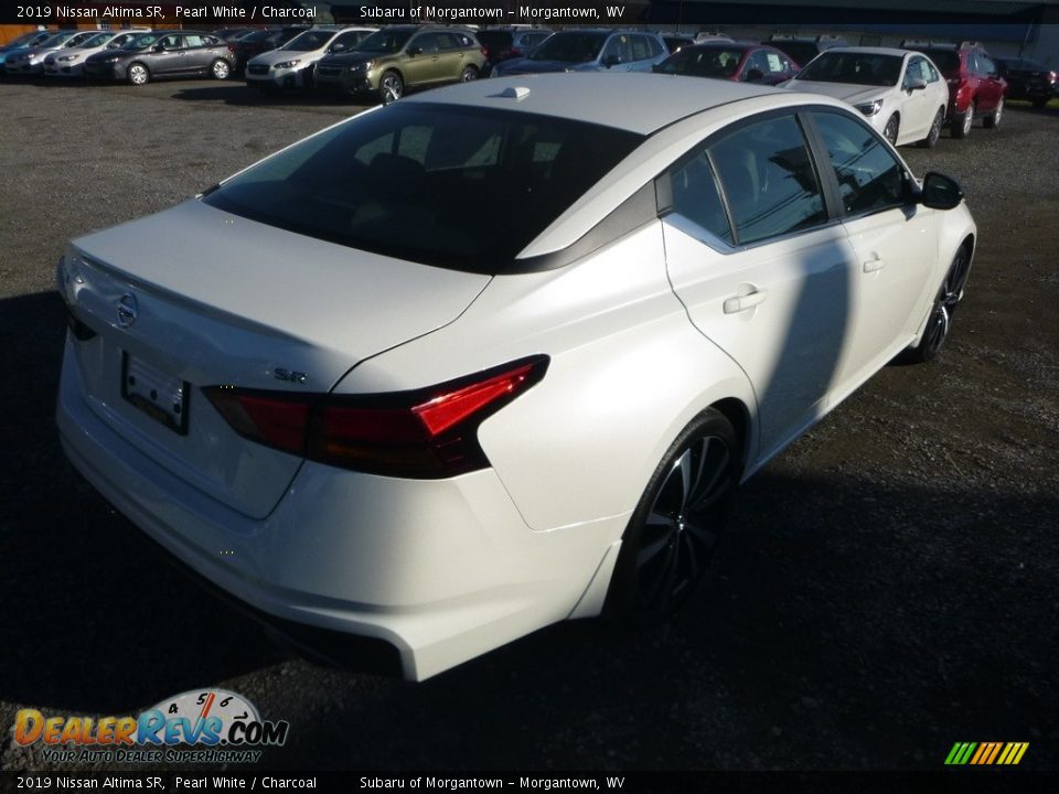2019 Nissan Altima SR Pearl White / Charcoal Photo #4