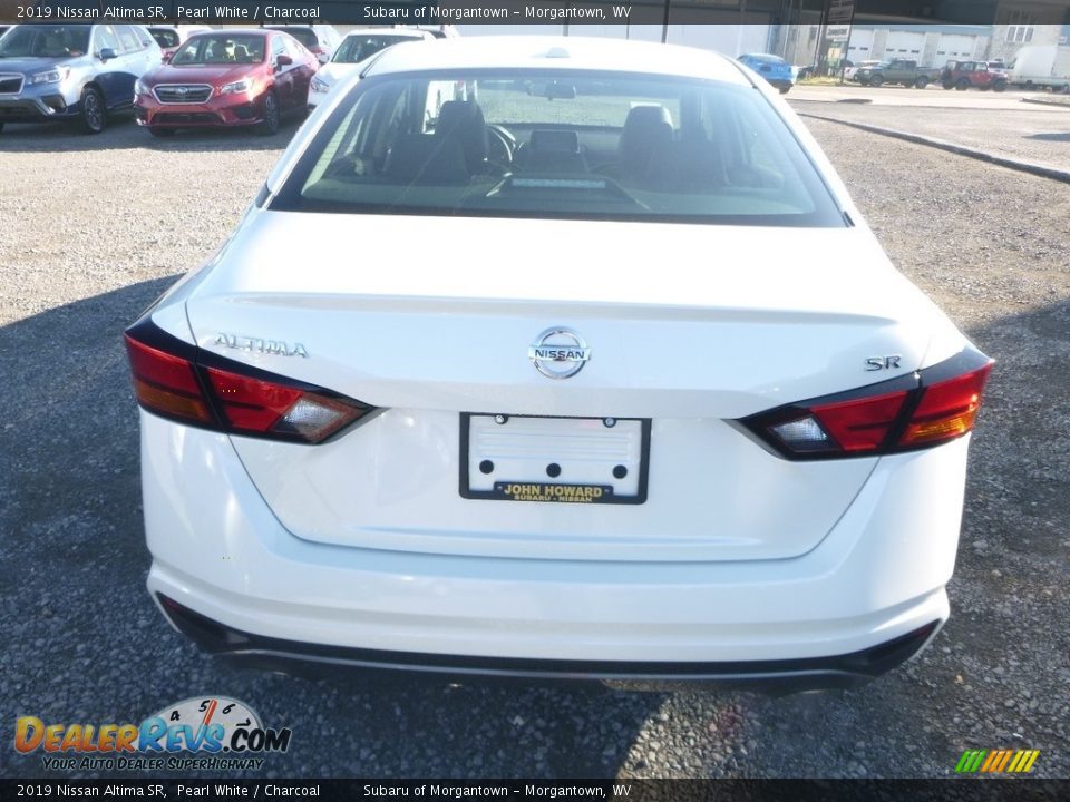 2019 Nissan Altima SR Pearl White / Charcoal Photo #5