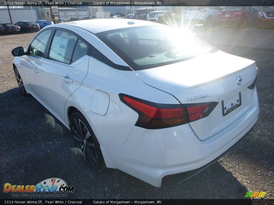 2019 Nissan Altima SR Pearl White / Charcoal Photo #6