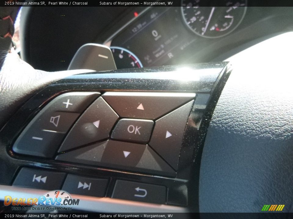 2019 Nissan Altima SR Pearl White / Charcoal Photo #19