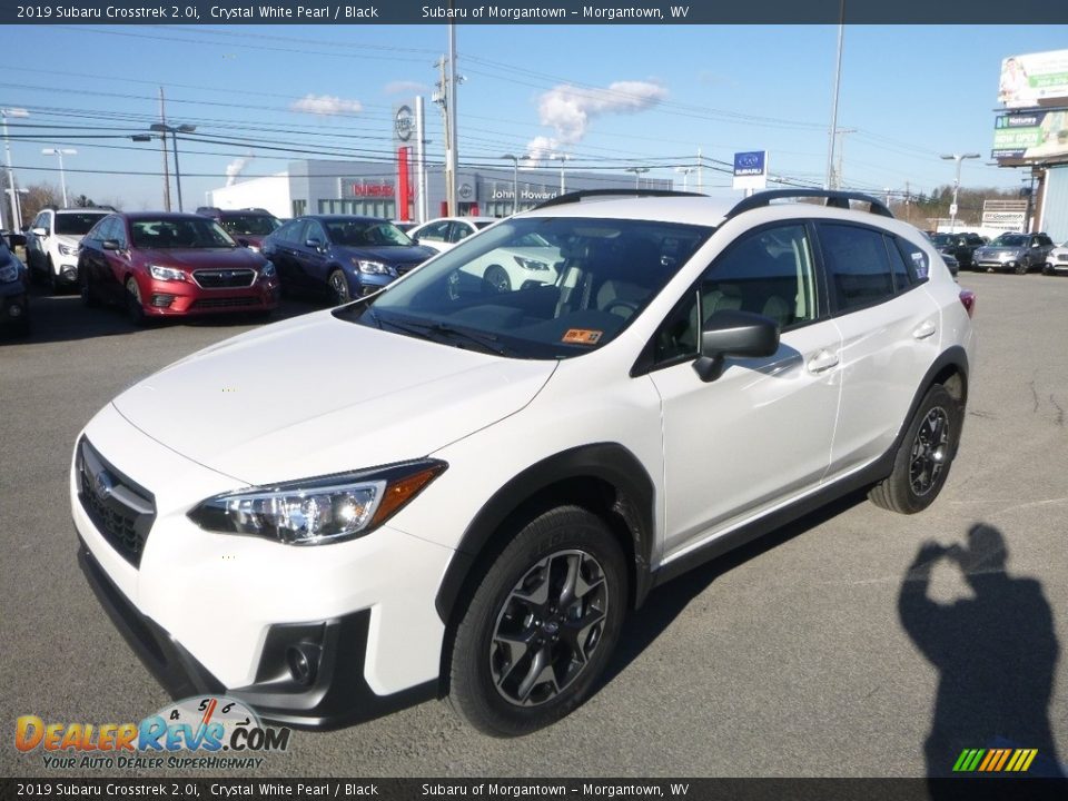 Front 3/4 View of 2019 Subaru Crosstrek 2.0i Photo #8