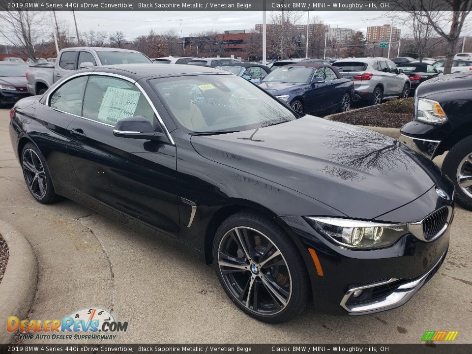 Front 3/4 View of 2019 BMW 4 Series 440i xDrive Convertible Photo #1
