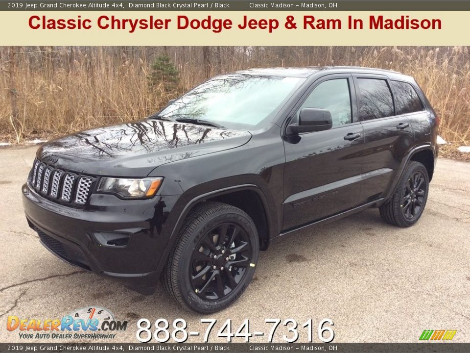 2019 Jeep Grand Cherokee Altitude 4x4 Diamond Black Crystal Pearl / Black Photo #1