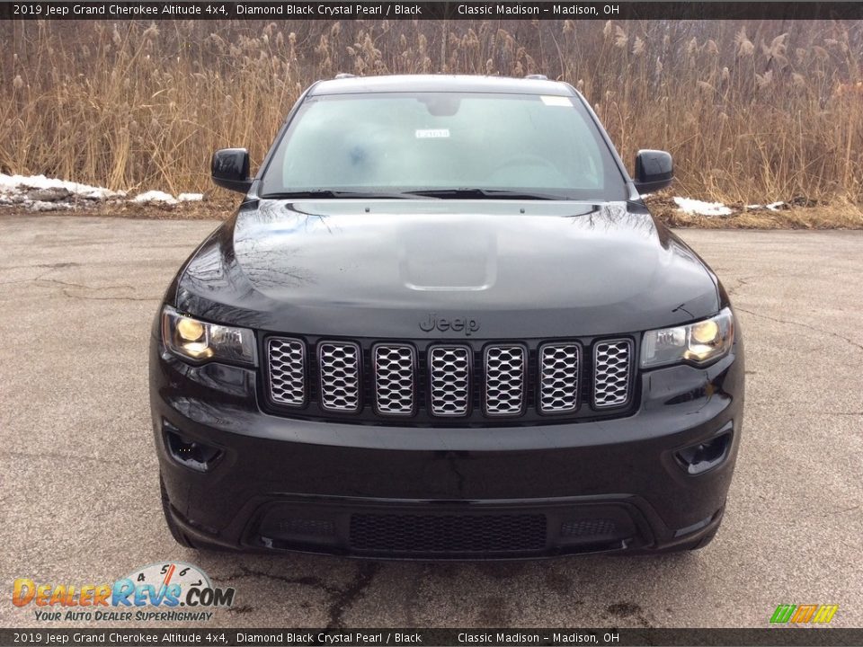2019 Jeep Grand Cherokee Altitude 4x4 Diamond Black Crystal Pearl / Black Photo #2