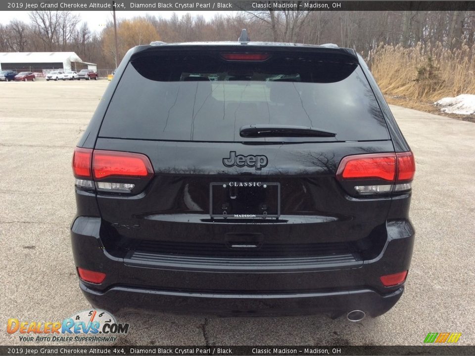 2019 Jeep Grand Cherokee Altitude 4x4 Diamond Black Crystal Pearl / Black Photo #5