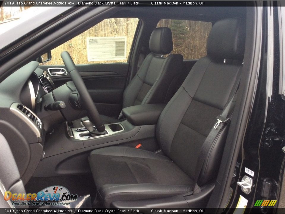 2019 Jeep Grand Cherokee Altitude 4x4 Diamond Black Crystal Pearl / Black Photo #10