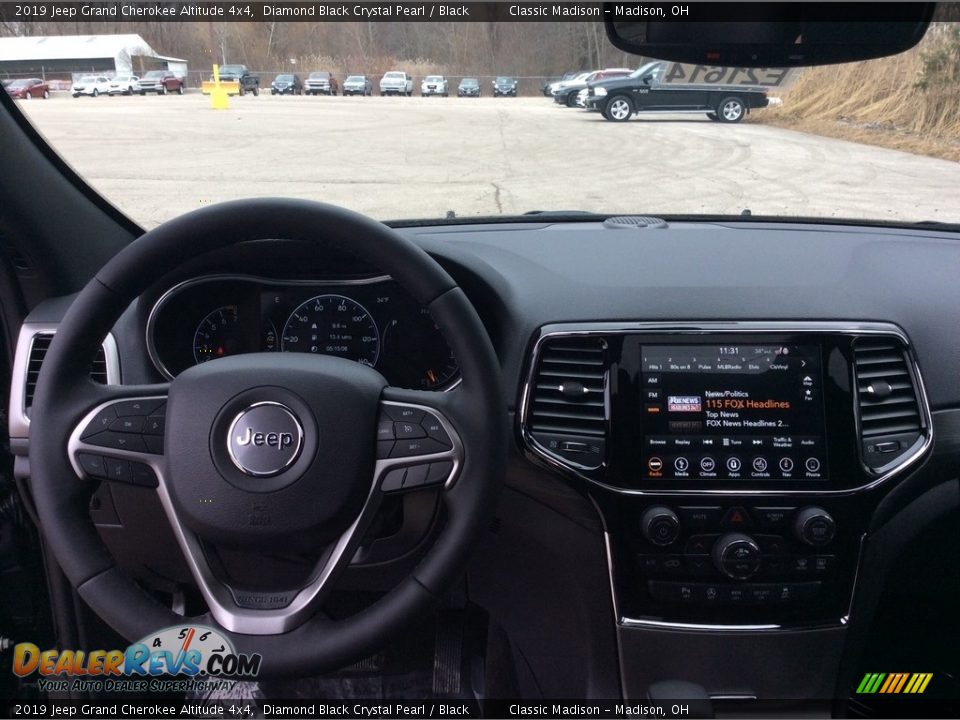 2019 Jeep Grand Cherokee Altitude 4x4 Diamond Black Crystal Pearl / Black Photo #13