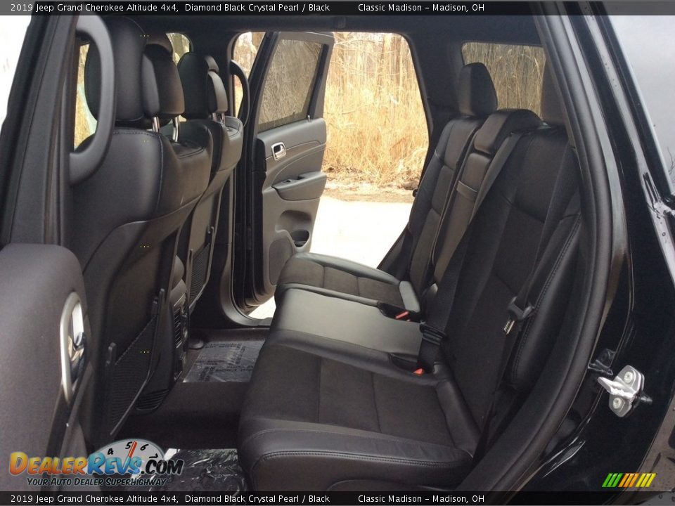 2019 Jeep Grand Cherokee Altitude 4x4 Diamond Black Crystal Pearl / Black Photo #18