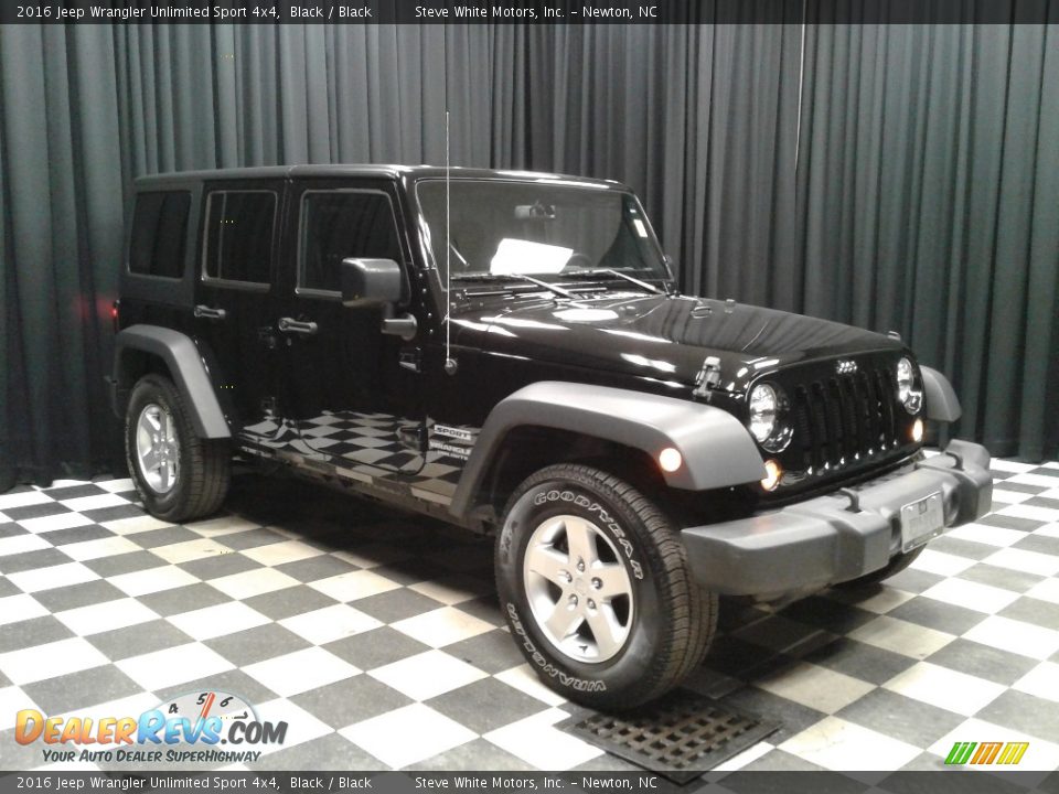 2016 Jeep Wrangler Unlimited Sport 4x4 Black / Black Photo #4