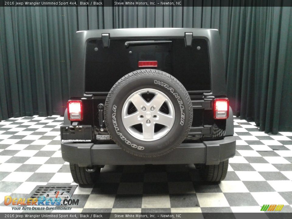 2016 Jeep Wrangler Unlimited Sport 4x4 Black / Black Photo #7