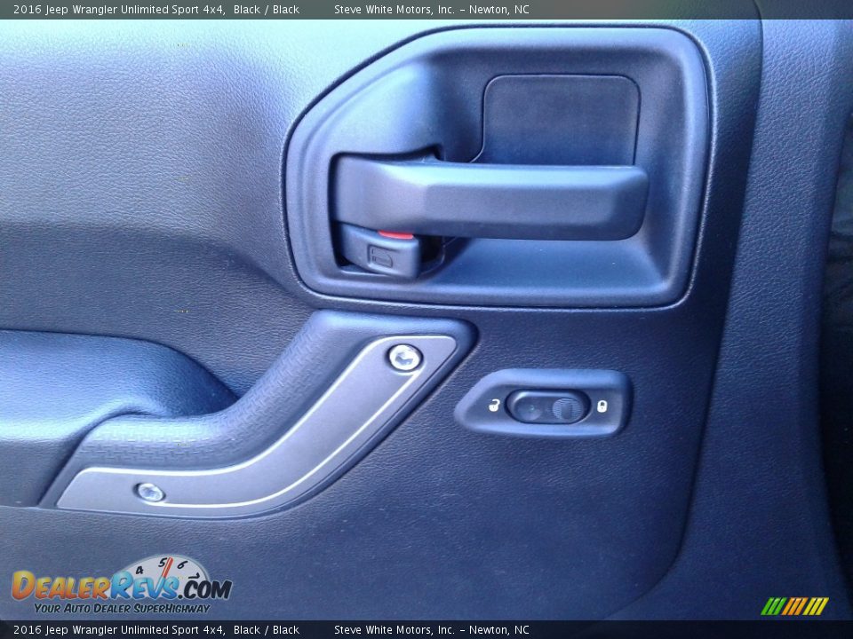 2016 Jeep Wrangler Unlimited Sport 4x4 Black / Black Photo #9