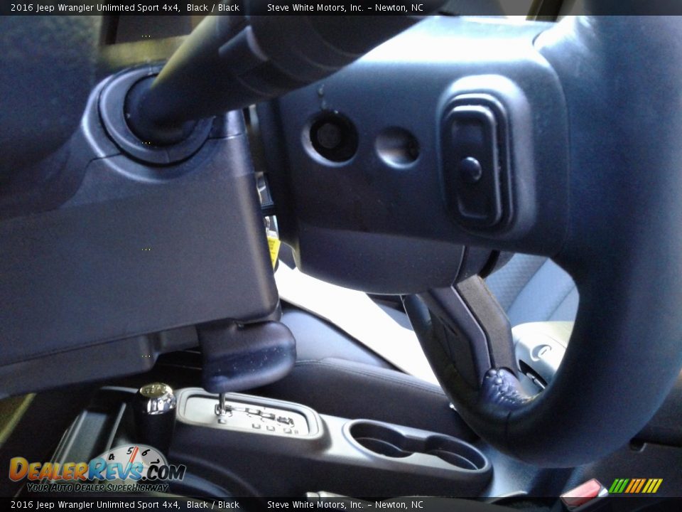 2016 Jeep Wrangler Unlimited Sport 4x4 Black / Black Photo #15