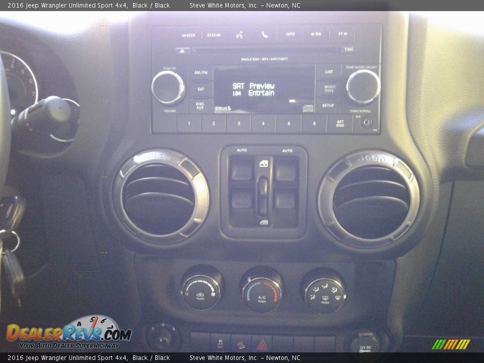 2016 Jeep Wrangler Unlimited Sport 4x4 Black / Black Photo #19
