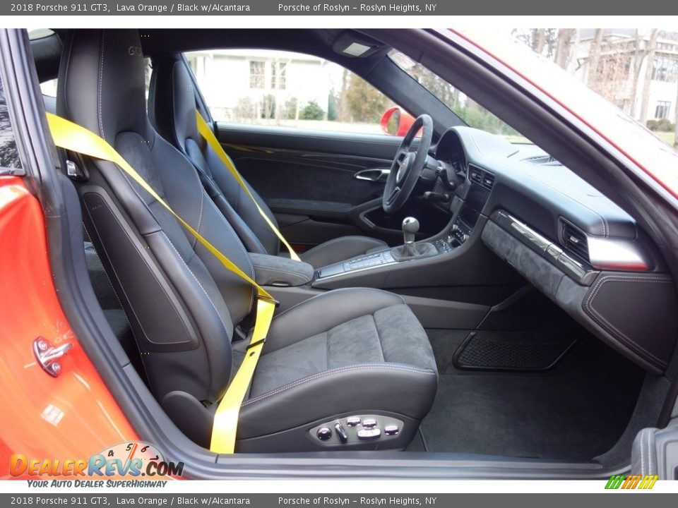 Front Seat of 2018 Porsche 911 GT3 Photo #15