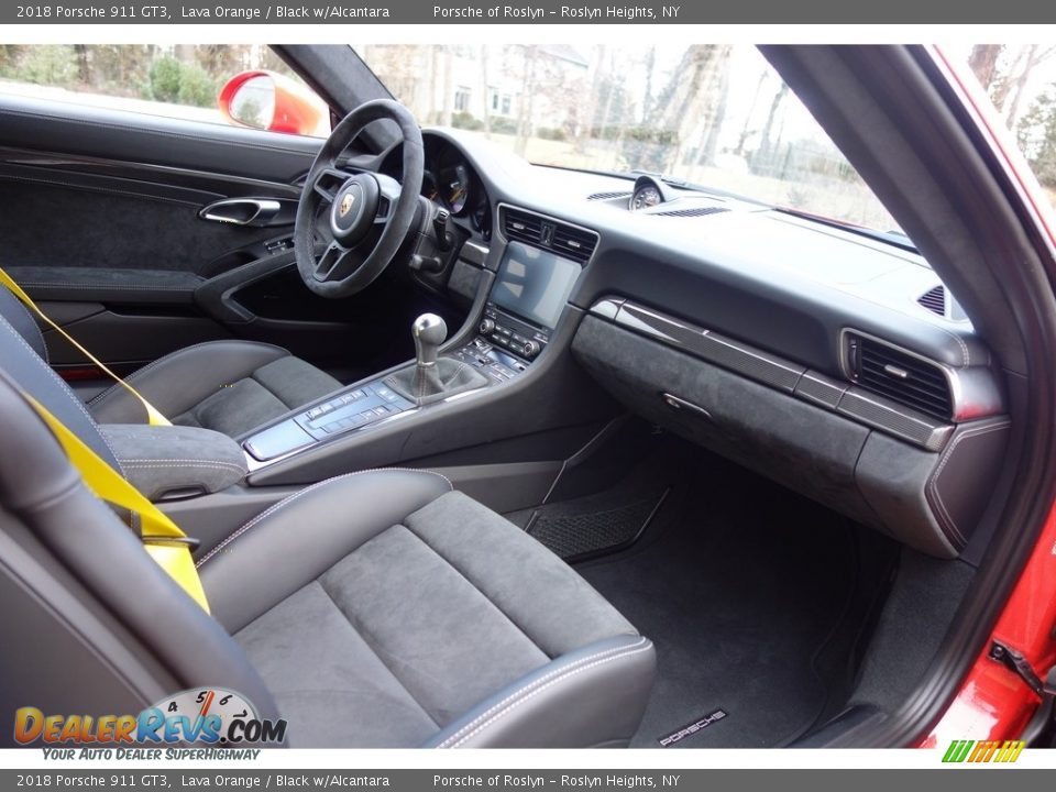Dashboard of 2018 Porsche 911 GT3 Photo #16