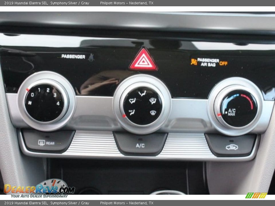 2019 Hyundai Elantra SEL Symphony Silver / Gray Photo #12