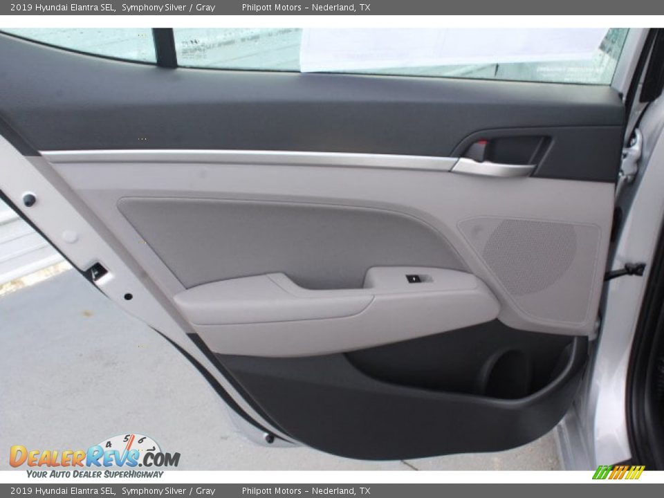 2019 Hyundai Elantra SEL Symphony Silver / Gray Photo #16