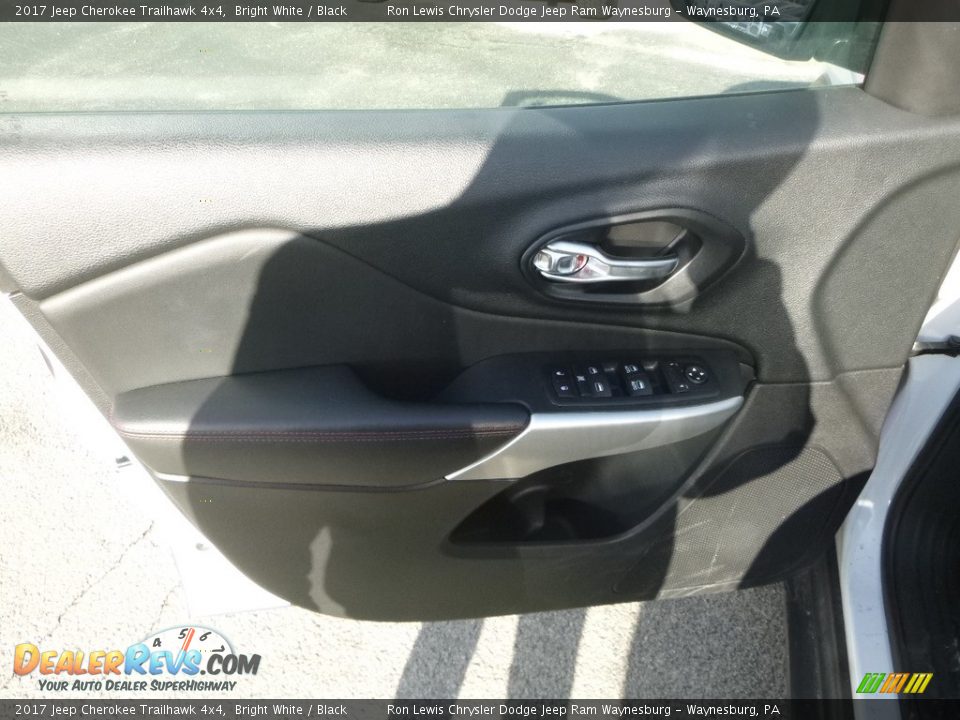 2017 Jeep Cherokee Trailhawk 4x4 Bright White / Black Photo #14