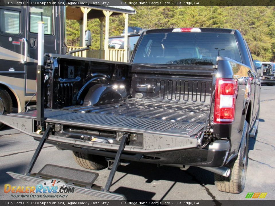 2019 Ford F150 STX SuperCab 4x4 Agate Black / Earth Gray Photo #14