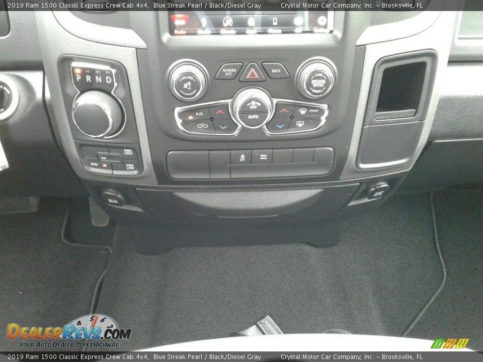 2019 Ram 1500 Classic Express Crew Cab 4x4 Blue Streak Pearl / Black/Diesel Gray Photo #16