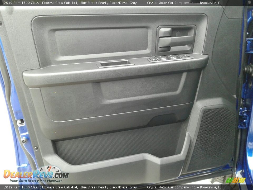 2019 Ram 1500 Classic Express Crew Cab 4x4 Blue Streak Pearl / Black/Diesel Gray Photo #17