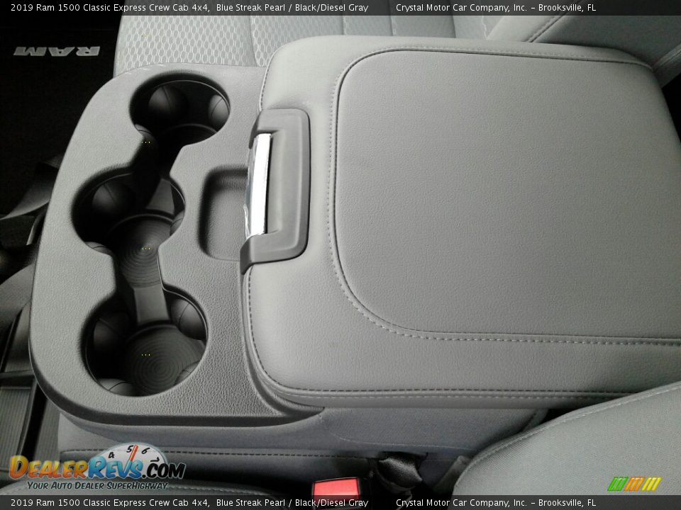 2019 Ram 1500 Classic Express Crew Cab 4x4 Blue Streak Pearl / Black/Diesel Gray Photo #18