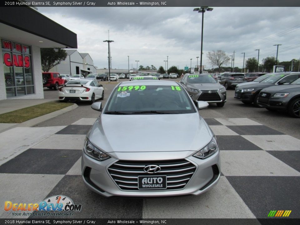2018 Hyundai Elantra SE Symphony Silver / Gray Photo #2