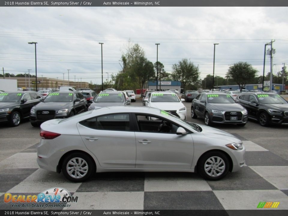2018 Hyundai Elantra SE Symphony Silver / Gray Photo #3