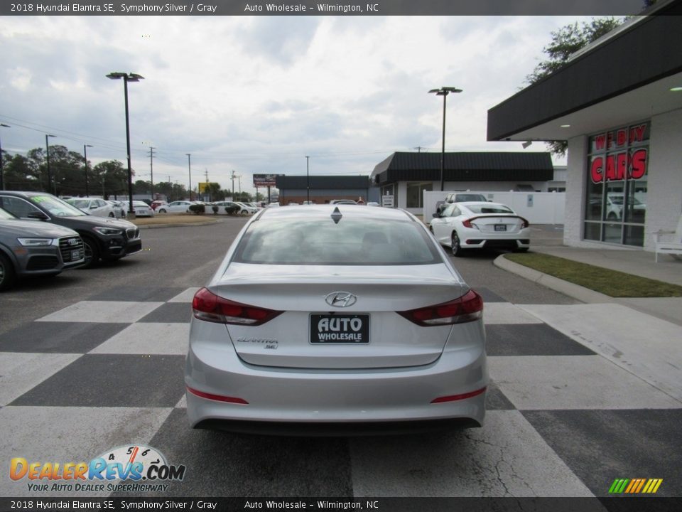 2018 Hyundai Elantra SE Symphony Silver / Gray Photo #4