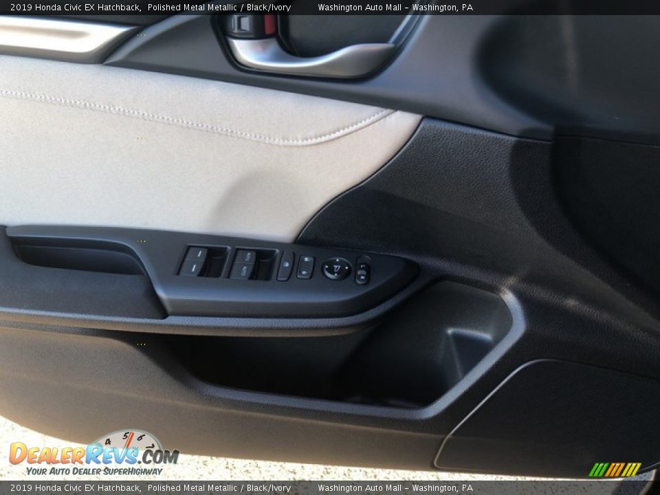 2019 Honda Civic EX Hatchback Polished Metal Metallic / Black/Ivory Photo #12