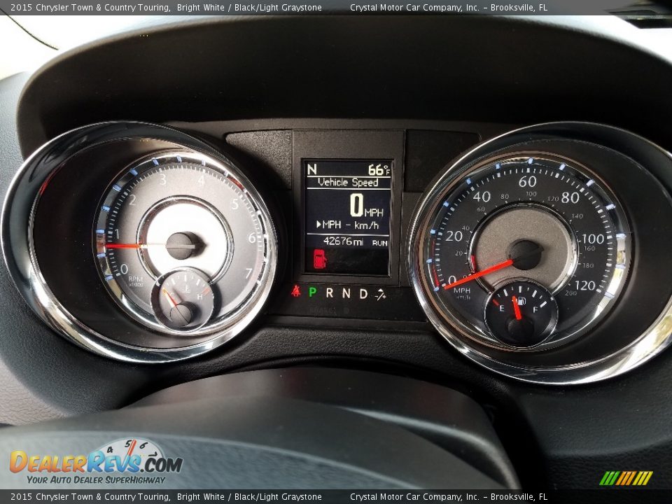 2015 Chrysler Town & Country Touring Bright White / Black/Light Graystone Photo #16