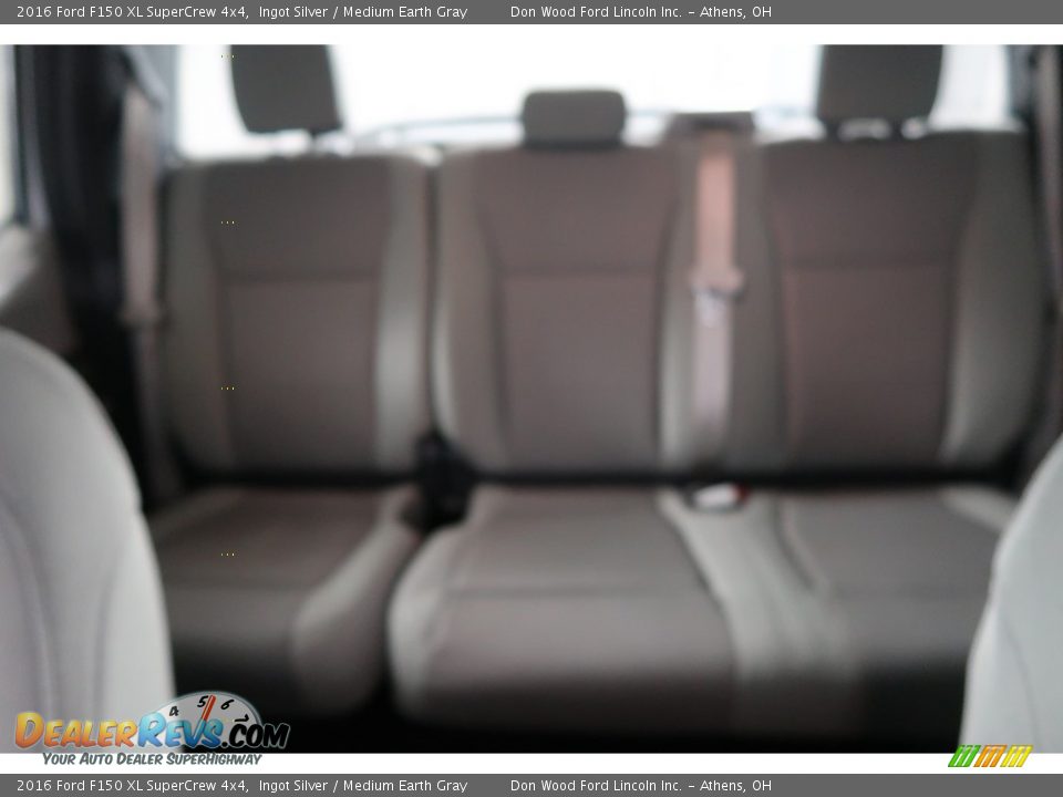 2016 Ford F150 XL SuperCrew 4x4 Ingot Silver / Medium Earth Gray Photo #25