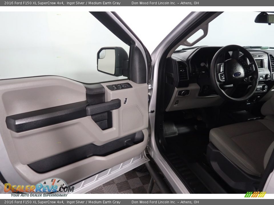 2016 Ford F150 XL SuperCrew 4x4 Ingot Silver / Medium Earth Gray Photo #35