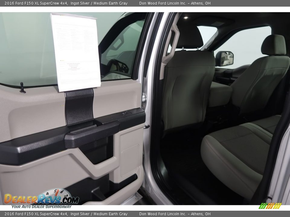 2016 Ford F150 XL SuperCrew 4x4 Ingot Silver / Medium Earth Gray Photo #36