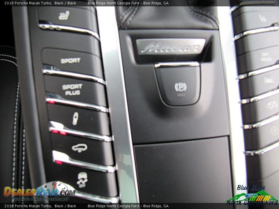 2018 Porsche Macan Turbo Black / Black Photo #21