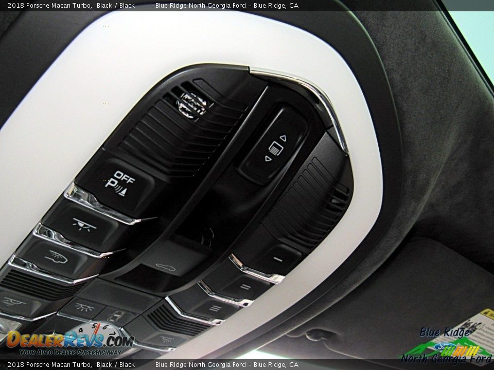 2018 Porsche Macan Turbo Black / Black Photo #23