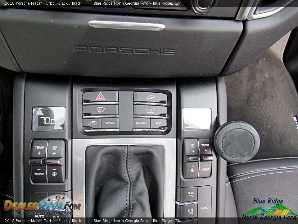 2018 Porsche Macan Turbo Black / Black Photo #24