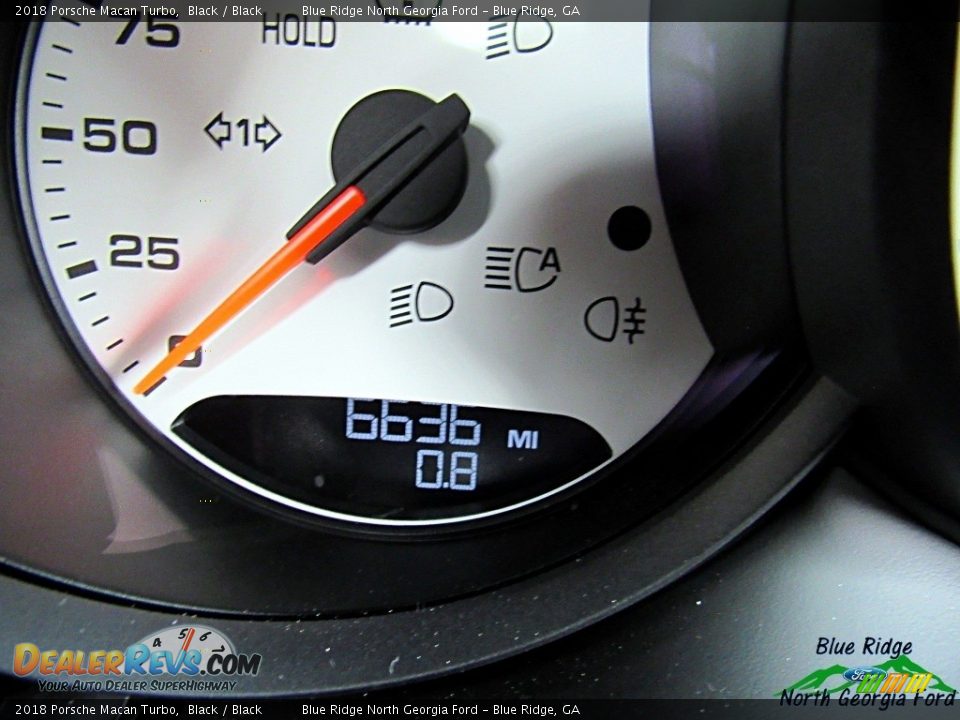 2018 Porsche Macan Turbo Black / Black Photo #25