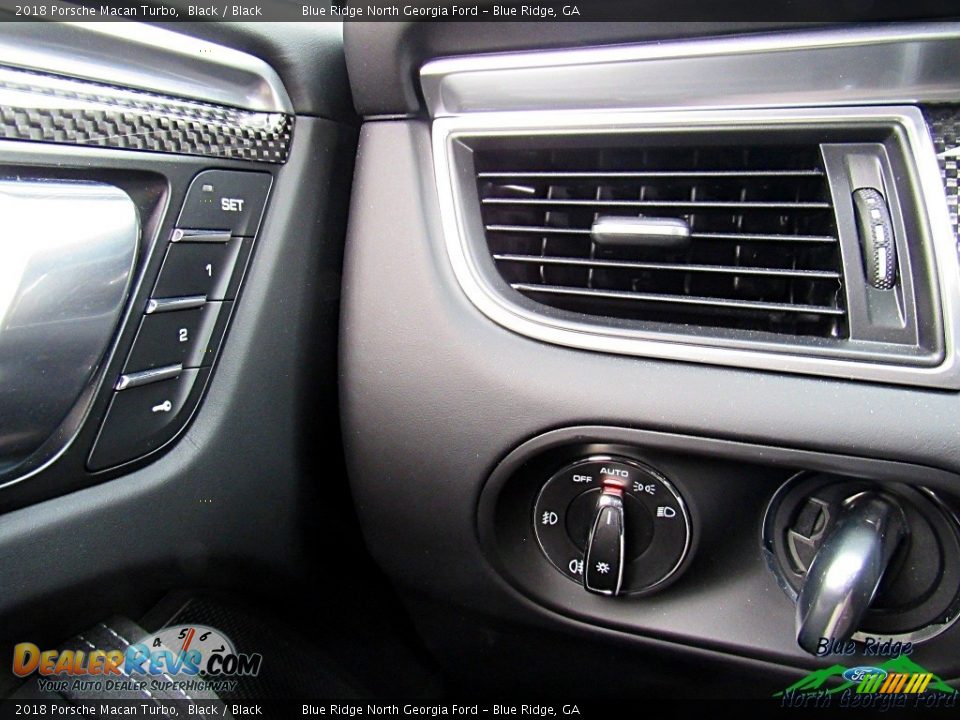 2018 Porsche Macan Turbo Black / Black Photo #26