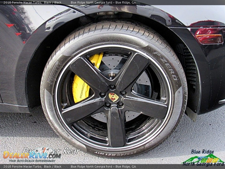 2018 Porsche Macan Turbo Black / Black Photo #29