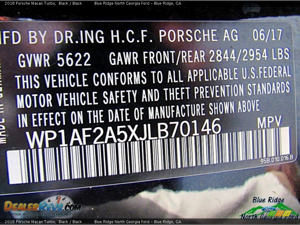 2018 Porsche Macan Turbo Black / Black Photo #32