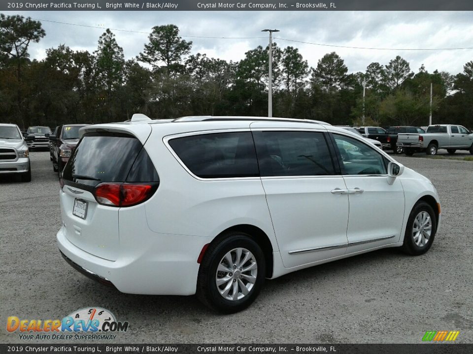 2019 Chrysler Pacifica Touring L Bright White / Black/Alloy Photo #5