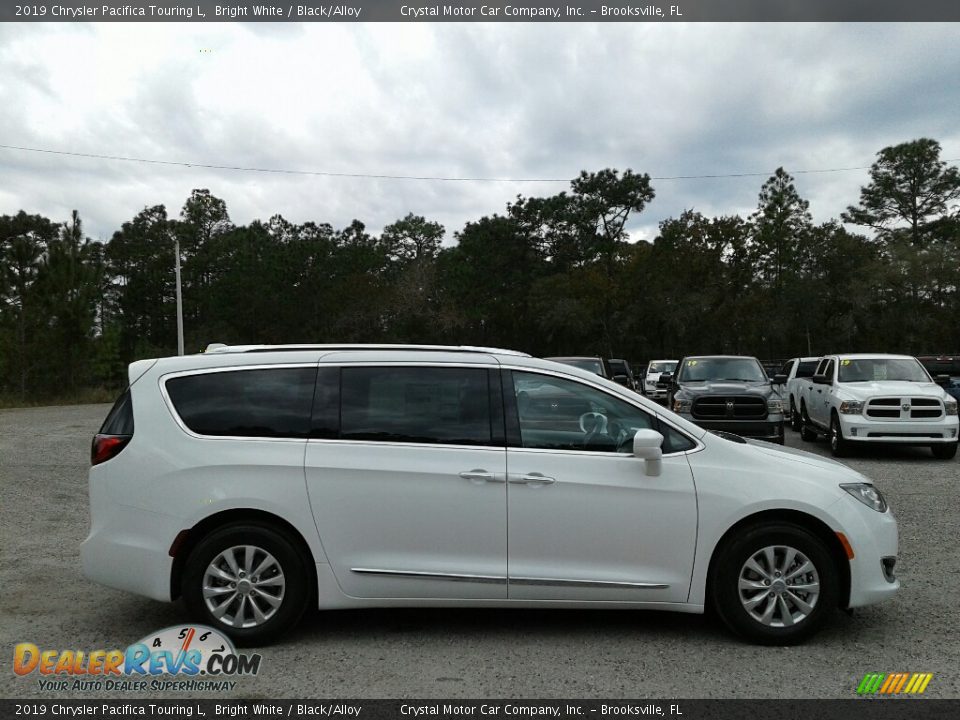 2019 Chrysler Pacifica Touring L Bright White / Black/Alloy Photo #6