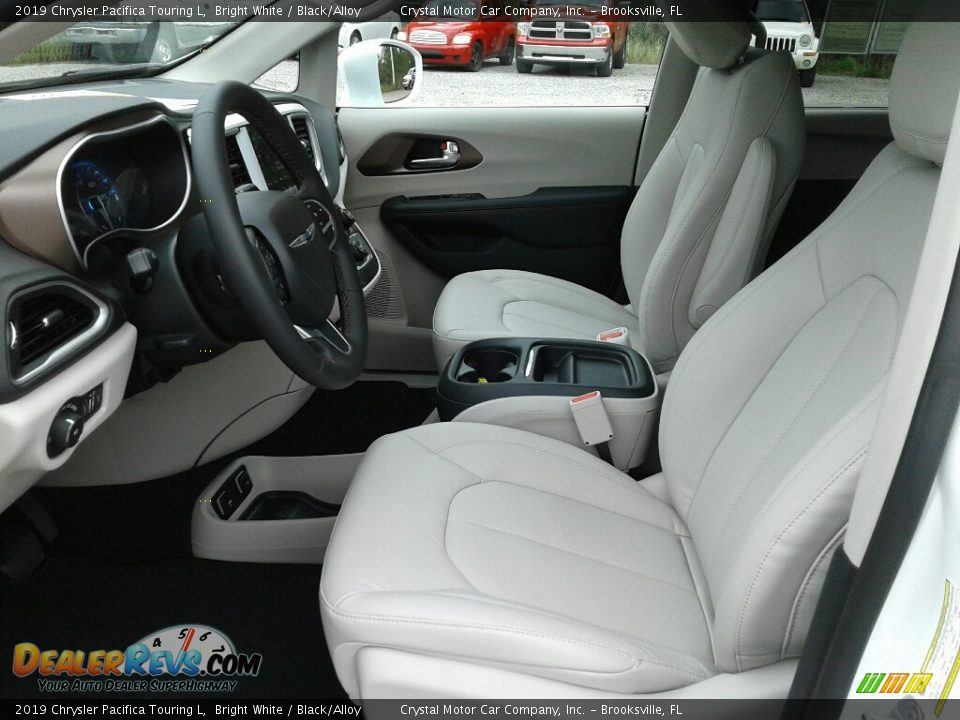 2019 Chrysler Pacifica Touring L Bright White / Black/Alloy Photo #9