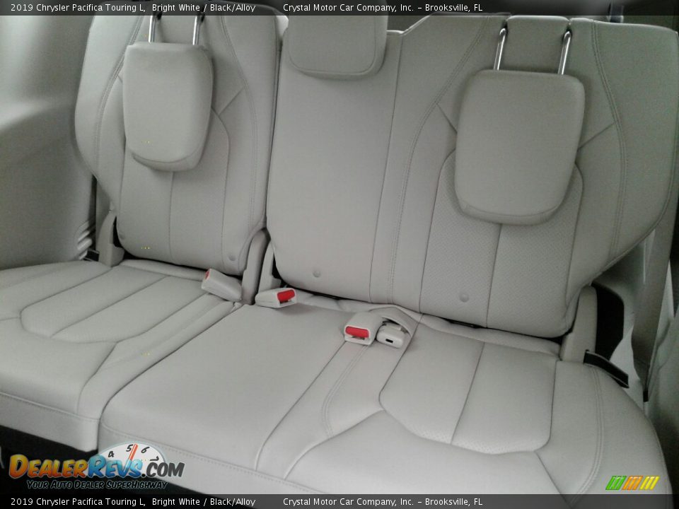 2019 Chrysler Pacifica Touring L Bright White / Black/Alloy Photo #11