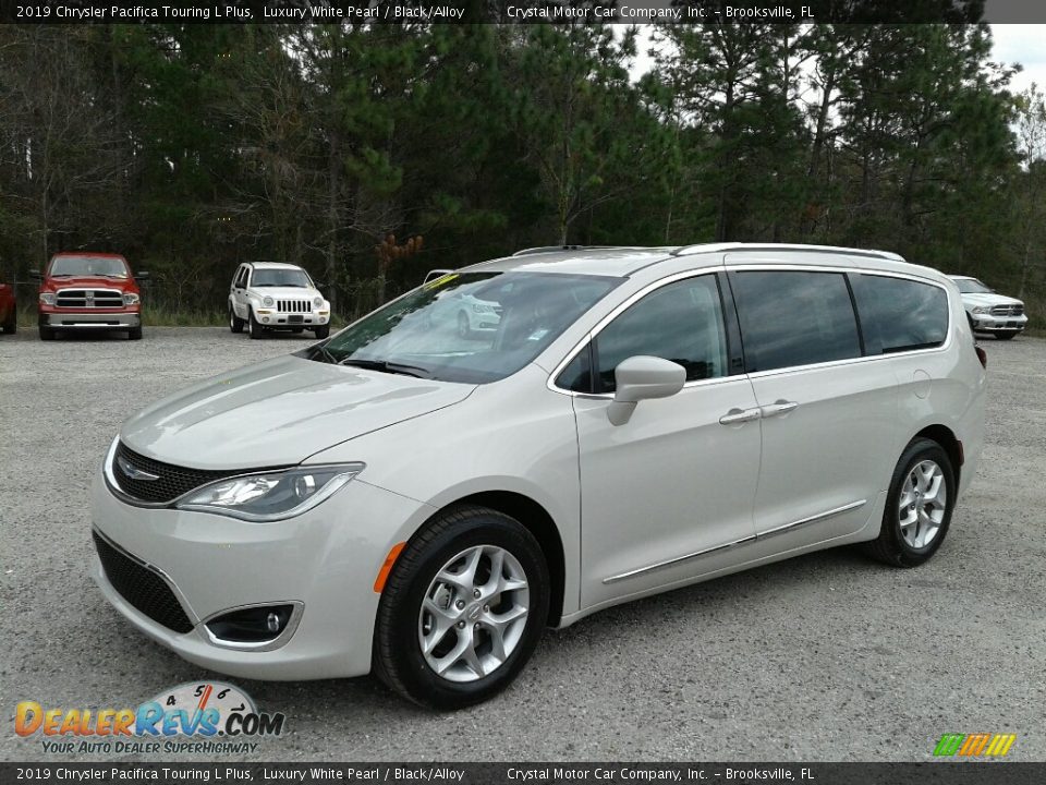 2019 Chrysler Pacifica Touring L Plus Luxury White Pearl / Black/Alloy Photo #1