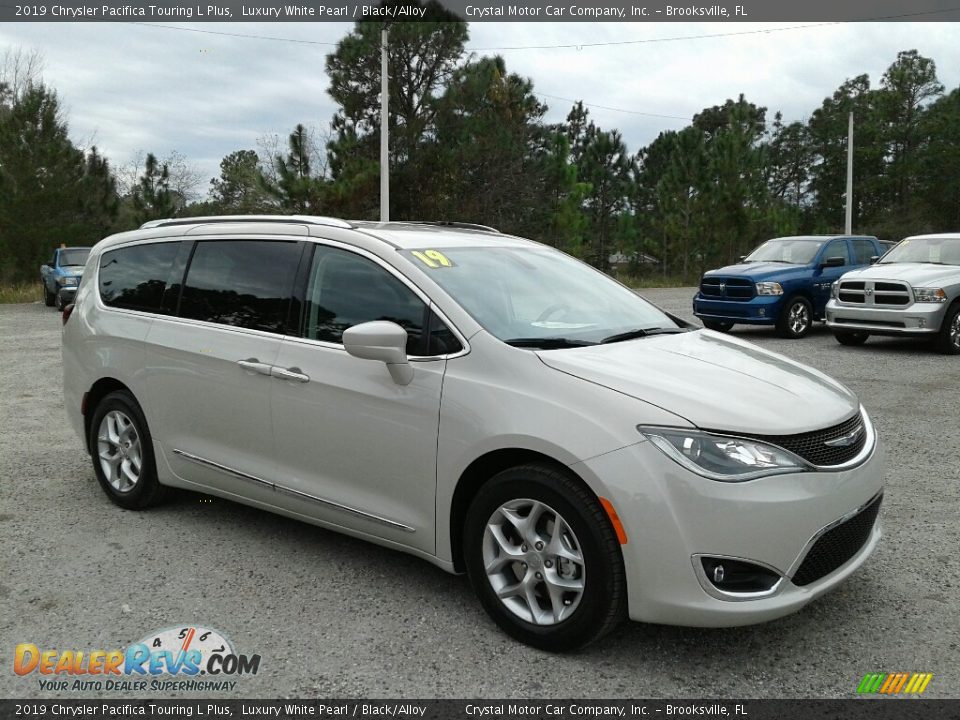 2019 Chrysler Pacifica Touring L Plus Luxury White Pearl / Black/Alloy Photo #7