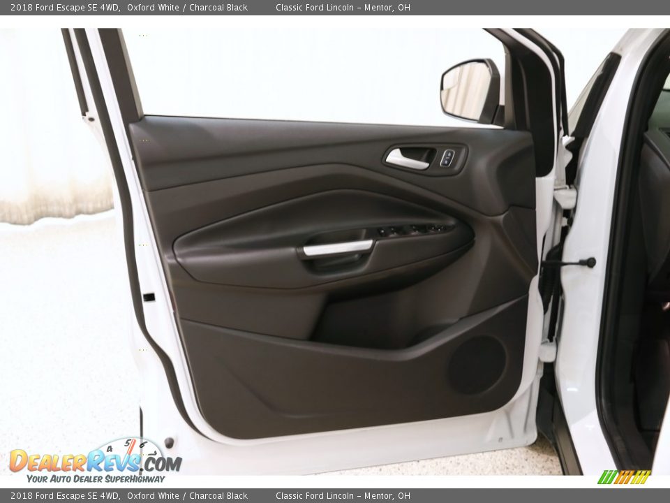 2018 Ford Escape SE 4WD Oxford White / Charcoal Black Photo #5